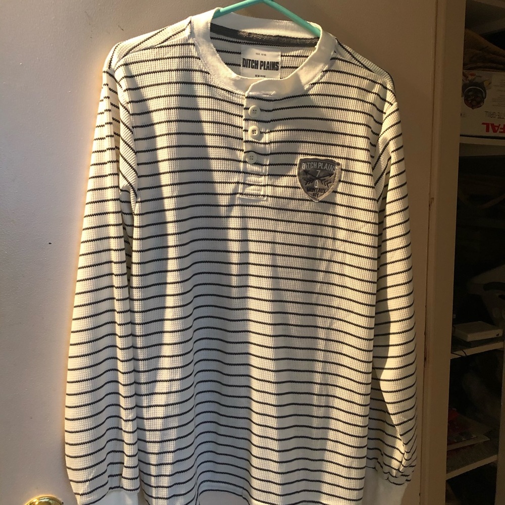 Ditch Plains New York NWOT men’s sweater. Size M.